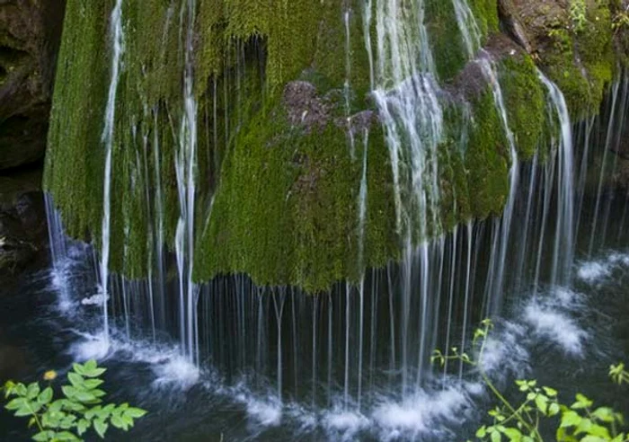 Cascada Bigăr este una dintre cele mai spectaculoase căderi de apă din lume