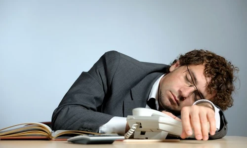 1 barbat obosit shutterstock 20911546 jpg jpeg