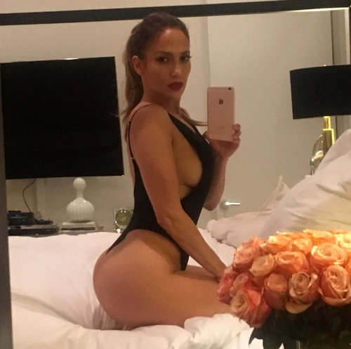 j lo png