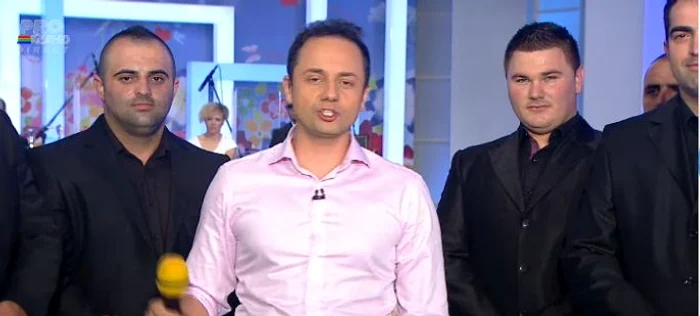 
    Cătălin Măruţă a făcut rost şi de o maşină de numărat banii, pentru a-i uşura munca lui Prigoană (captură: PRO TV)  