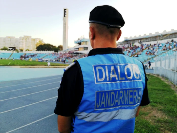 Jandarmii pe stadion                                                        FOTO: Jandarmeria Mobilă Constanţa