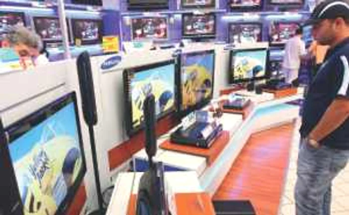 Vânzările de LCD-uri şi plasme s-au menţinut constante datorită promoţiilor comercianţilor