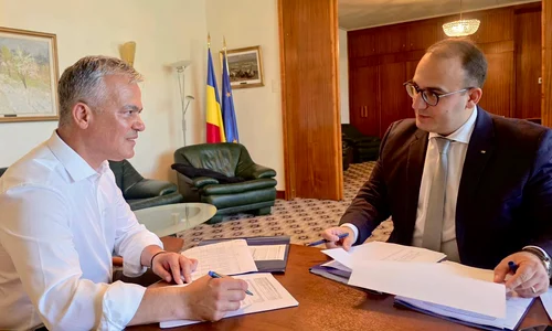 adrian vestea si florin zaharia, propunerea pentru MIPE FOTO Facebook jpg