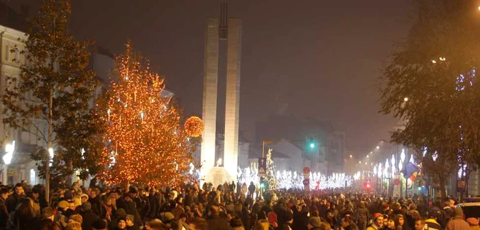 Iluminatul festiv, pornit de 1 Decembrie.