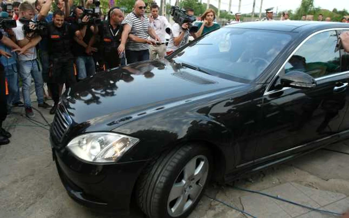 becali foto marian iliescu