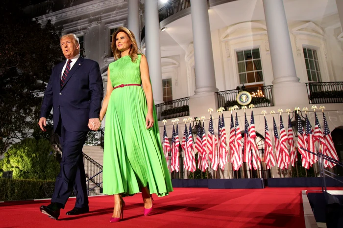 Melania Trump a ales o rochie Valentino, verde neon, pentru cea de-a treia zi a Convenției Republicane