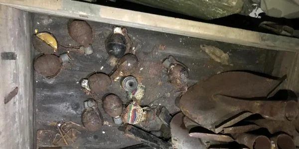 Grenade din al Doilea Război Mondial descoperite în clădirea fostului cinematograf din sinaia