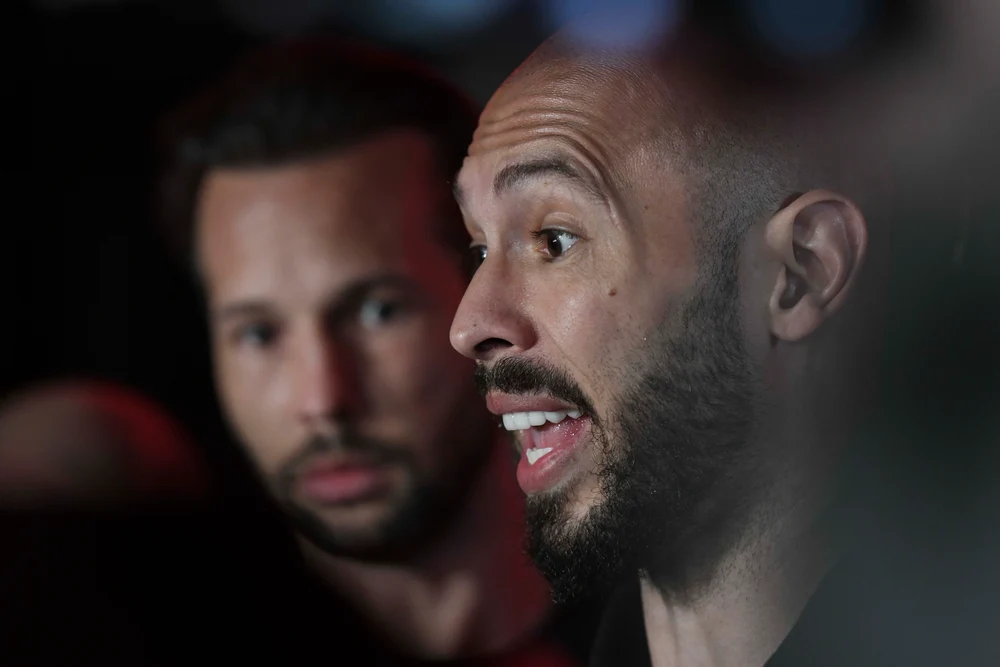 Suma uriașă de bani confiscată de la frații Tate, folosită pentru combaterea violenței împotriva femeilor