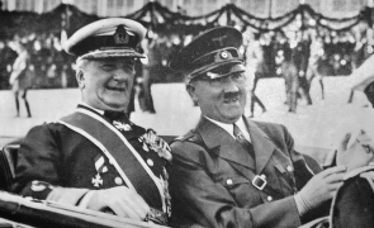 Horty Miklos şi Hitler într-o fotografie de arhivă.