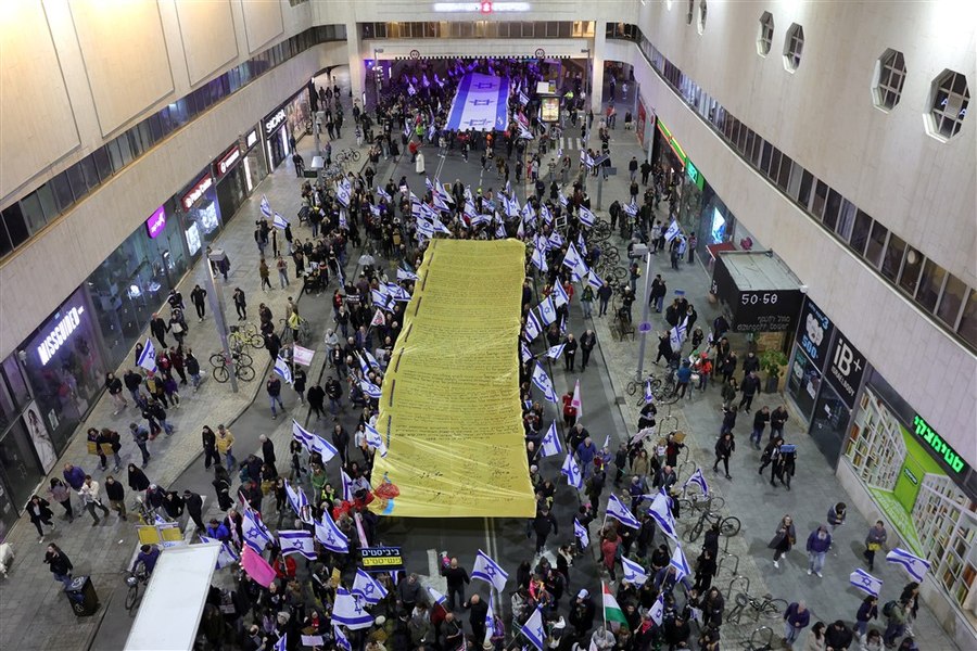 Israel: Peste 150.000 de persoane au protestat sâmbătă faţă de reforma judiciară a premierului Netanyahu