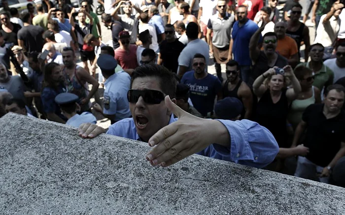 
    Locuitorii din Kos nu mai vor imigranţi pe insula lorFoto: ekathimerini.com  