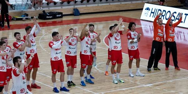 dinamo handbal fb1 jpg
