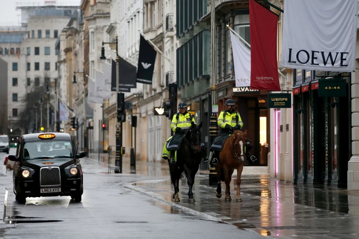 
    Franța ia în calcul un  al treilea lockdown   