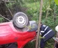 Accident pe E 81 - DN 7 Dealul Negru - Vâlcea maşină în râpă Foto Adevărul