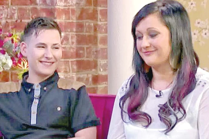 Se îmbracă numai în haine de bărbat (Foto: Landcaters)