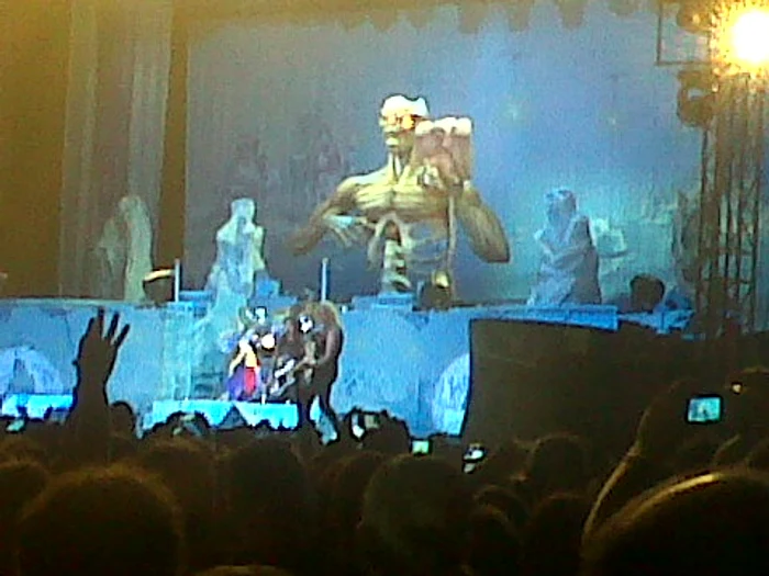 Mascota Eddie a fost atracția serii  (Foto: Aiana Dinu)