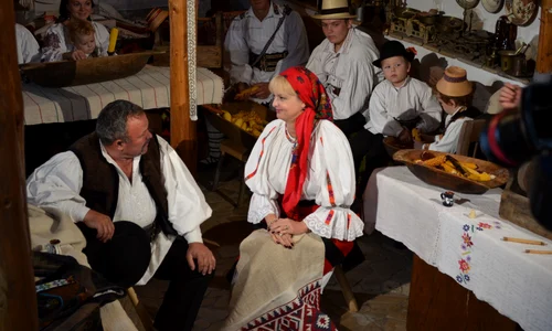Iuliana Marciuc a asistat la o şezătoare în muzeul lui Gheorghe Căpuşan jpeg
