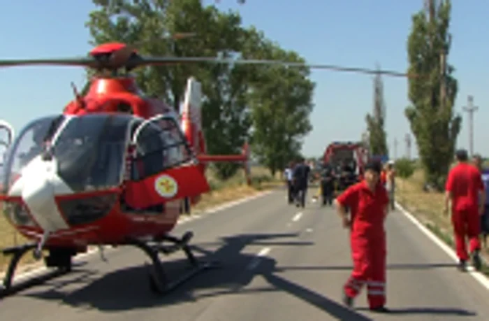 A fost nevoie de elicopter pentru a transporta o persoană FOTO arhivă