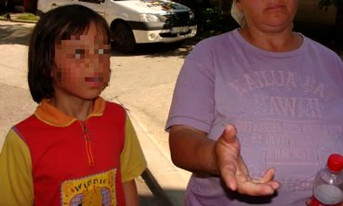 Mama fetiţei vrea justiţie pentru abuzul săvârşit asupra fiicei ei  (Foto: Adevărul de Seară Gorj) jpeg