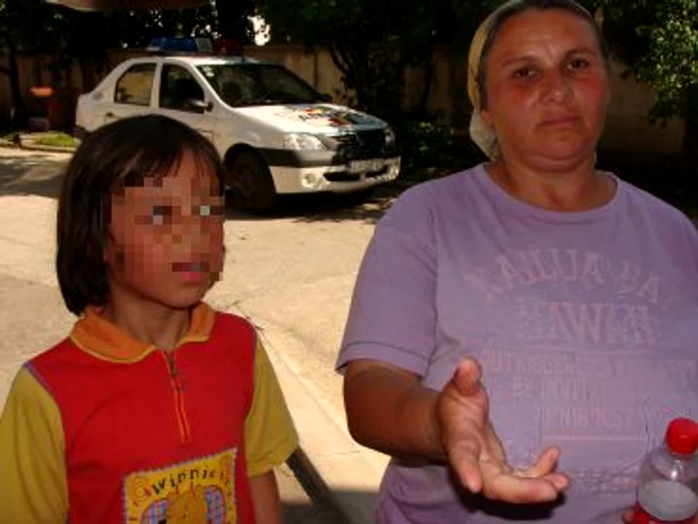 Mama fetiţei vrea justiţie pentru abuzul săvârşit asupra fiicei ei. (Foto: Adevărul de Seară Gorj)