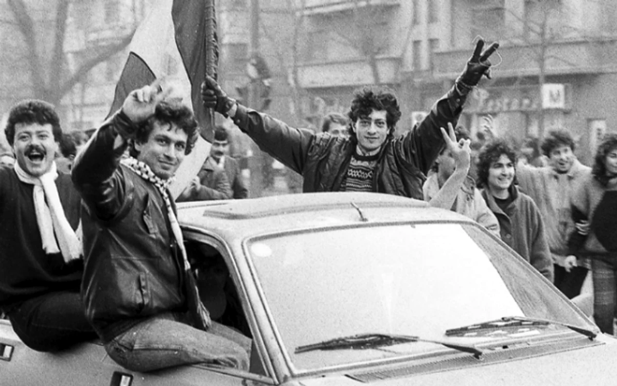 Revoluţia din Decembrie 1989 Bucureşti - imagini de arhivă Sursa Facebook Lazăr Dinu