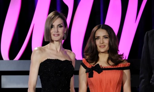 regina letizia si salma hayek hepta 2003629 jpeg