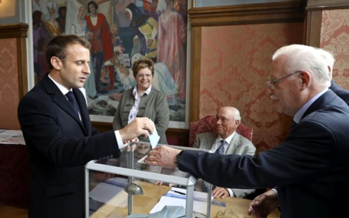 Pre;edintele francez la vot