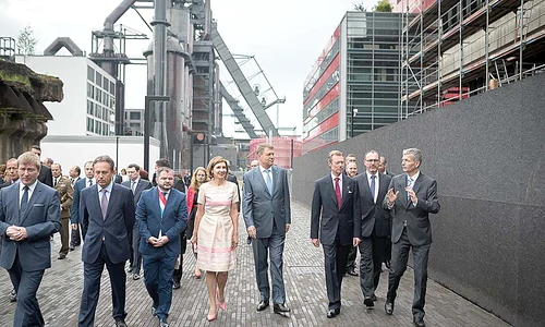 Pentru vizita de la Centrul urban Esch/Belval,  Prima Doamnă a ales o rochie  semnată  Atelierele Ellis jpeg