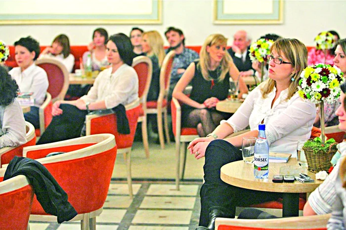 Cititoarele revistei  Tango au primit cadou  flori şi parfumuri