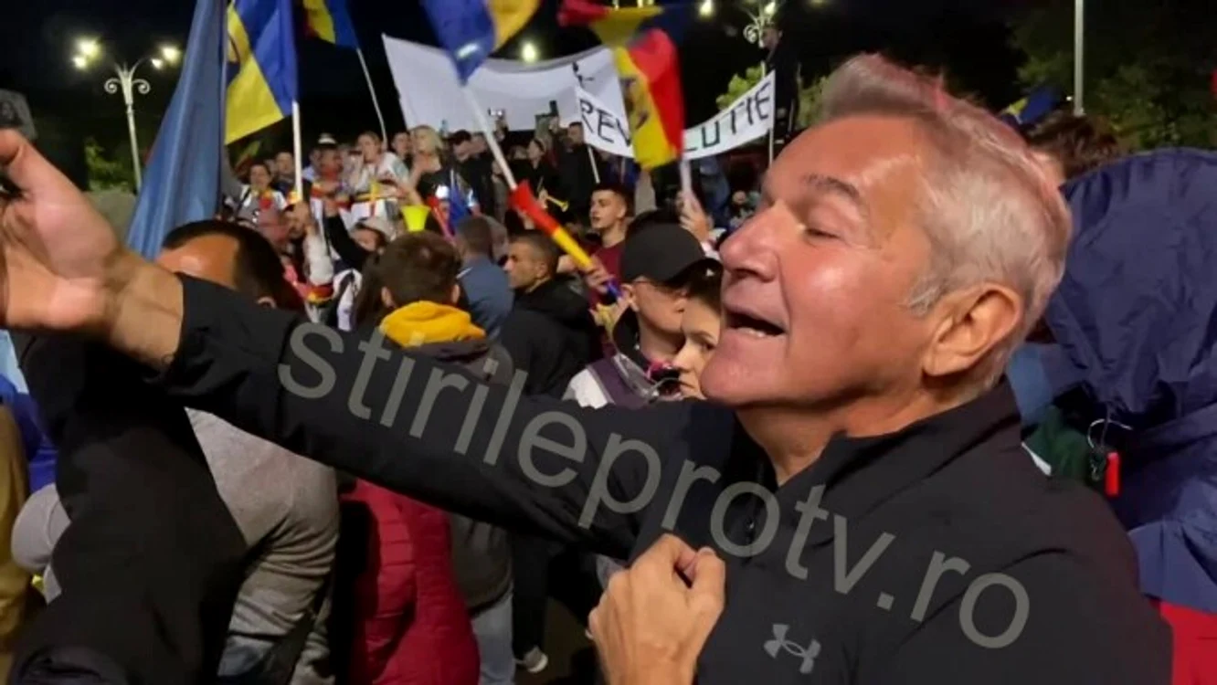
    Dan Bittman, la protestul antivacciniştilor din Bucureştifoto: stirileprotv.ro  