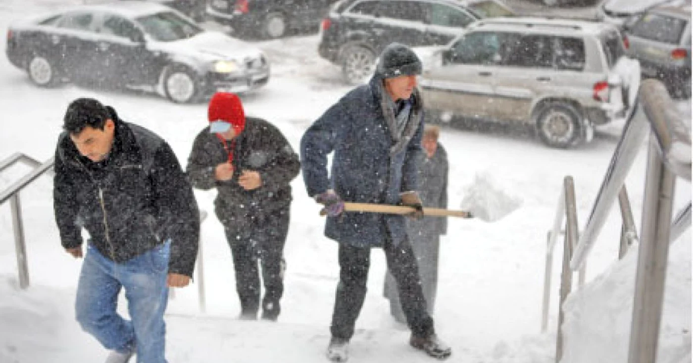 Ninsorile din ultima vreme au paralizat sud-estul ţării  