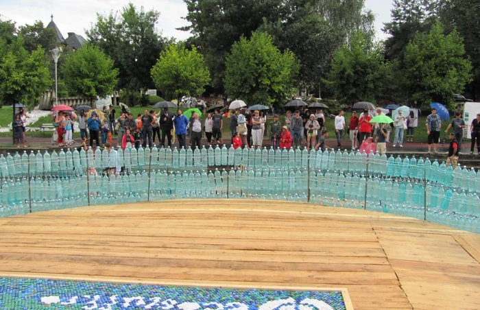 Inaugurarea podului de PET-uri din Timişoara FOTO Ştefan Both