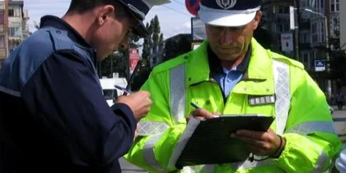 Poliţiştii au efectuat cercetări