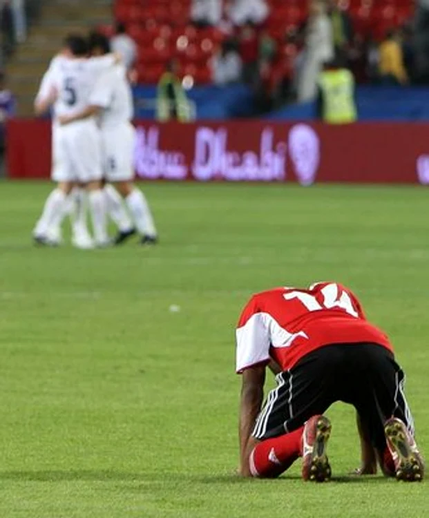 Jucătorii lui Al-Ahli la pământ după eliminarea din turneu, FOTO: EPA