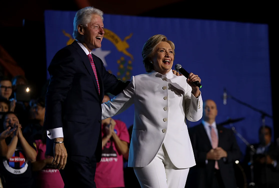 Hillary Clinton este în continuare în topul sondajelor electorale