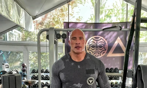 dwayne johnson picioare jpeg