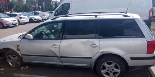 Parcarea Poliţiei sucevene se transformă într-un cimitir pentru maşini. FOTO Dănuţ Zuzeac