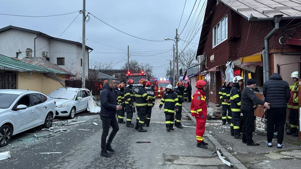 Explozie într-o locuință din Sectorul 2 din Capitală. Două victime primesc îngrijiri medicale