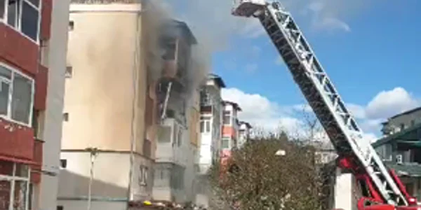 Explozie urmată de incendiu într un apartament  Video   Info Trafic Curtea de Argeș mp4 thumbnail png