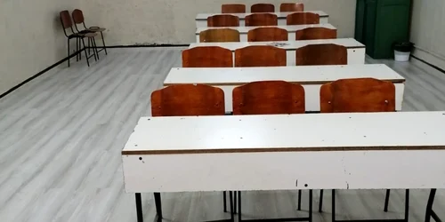 Condiţiile schimbate în a treia zi de şcoală pentru copiii cu nevoi speciale de la Profesionala Specială Bistriţa - Vâlcea Foto Adevărul