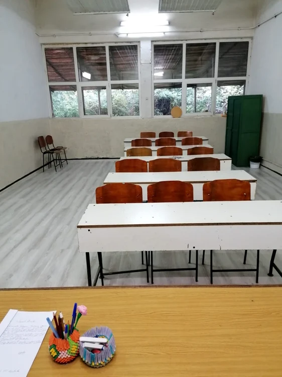 Elevii din 21 de clase au fost la şcoală doar o săptămână