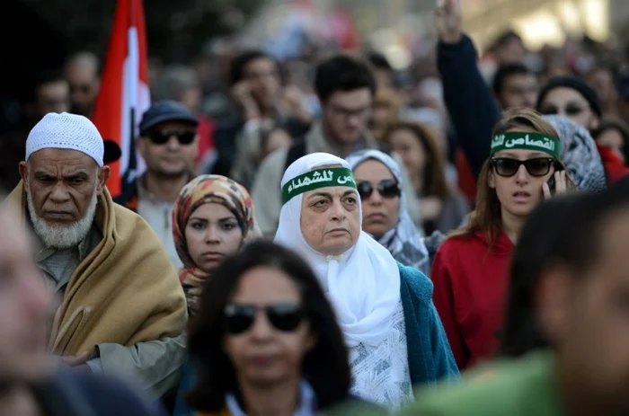 Egiptenii protestează la Cairo, în Piaţa Tahrir, pe 25 ianuarie 2013,  cerând o schimbare la doi ani de la demisia lui Hosni Mubarak FOTO AFP