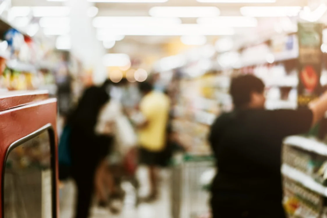 Clienţii supermarketului n-au intervenit