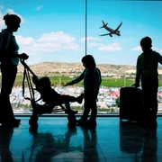 copii calatorie avion jpg