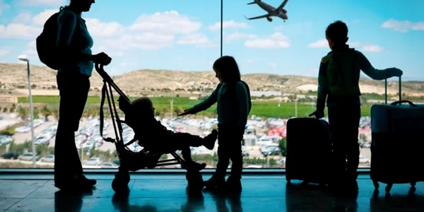 copii calatorie avion jpg