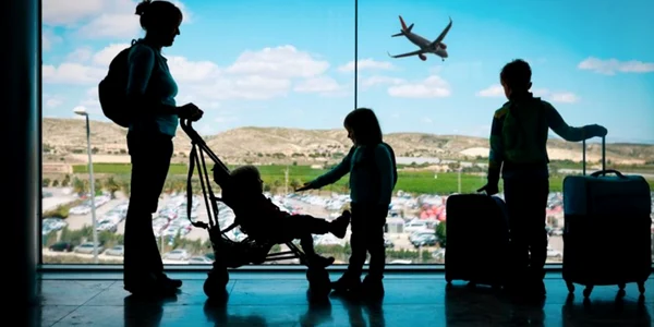 copii calatorie avion jpg