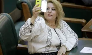 Diana Șoșoacă este senator al partidului AUR jpeg