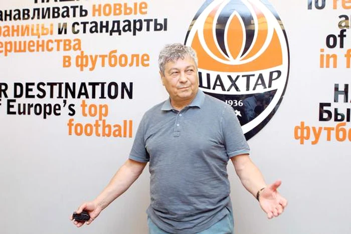 Mircea Lucescu antrenează Șahtior din 2004