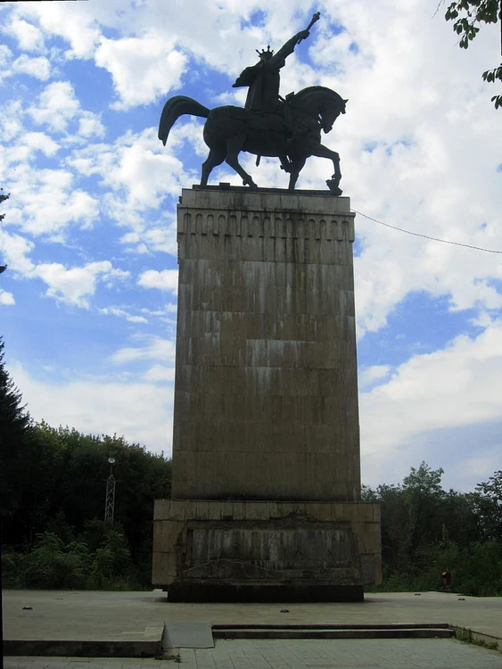 Statuie Stefan cel MAre