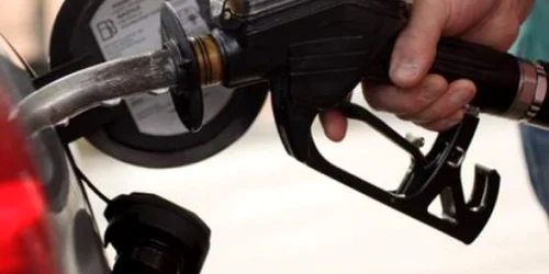 Tinerii au alimentat cu suma de 300 de lei şi au plecat fără să plătească